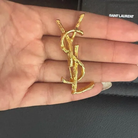 YSL Cassandre Brooch New - Picture 5 of 6